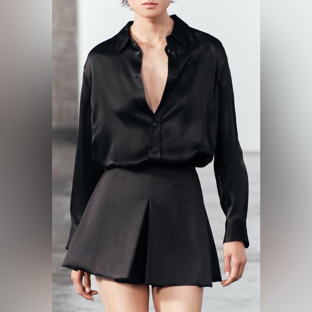 Zara satin effect box pleat black mini skirt sz.S